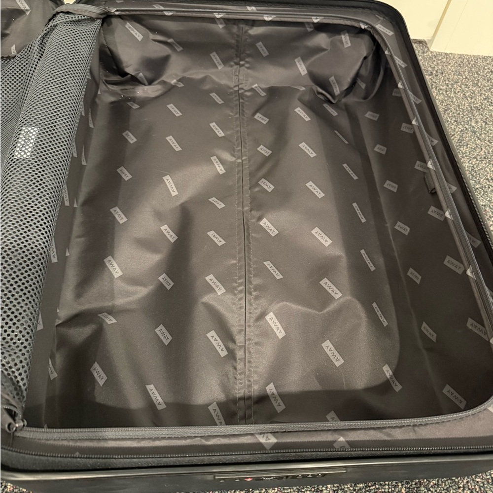 Away ‘Medium’ Midnight Blue Travel Suitcase - Picture 7 of 13